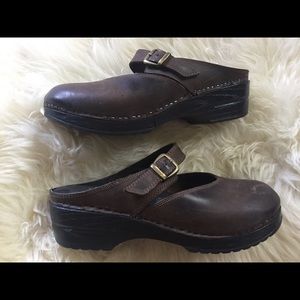 Dansko style Mary Jane clogs